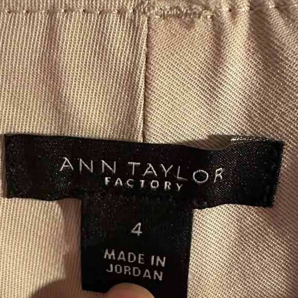 Ann Taylor Signature Pants Crop NWT Size 4   98% Cotton 2% Spandex  Preppy - Picture 6 of 12